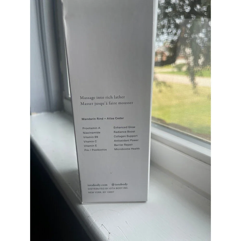 Iota Brightening Body Wash Mandarin Vitamin C-Rich Botanicals 300ml NWT